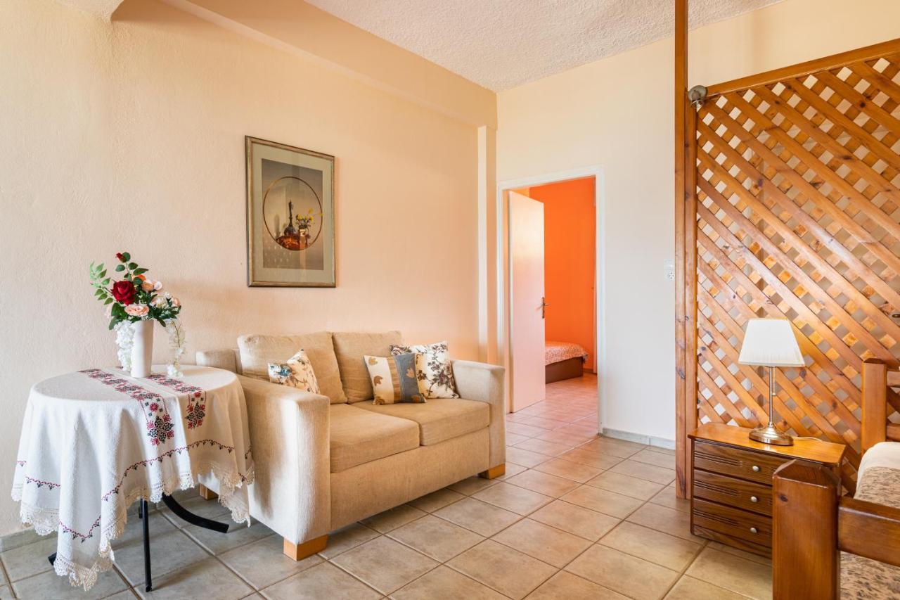 Beachfront Family Villa Katerina With Private Pool, Playground, Bbq & Amazing Sea Views! Petres  エクステリア 写真