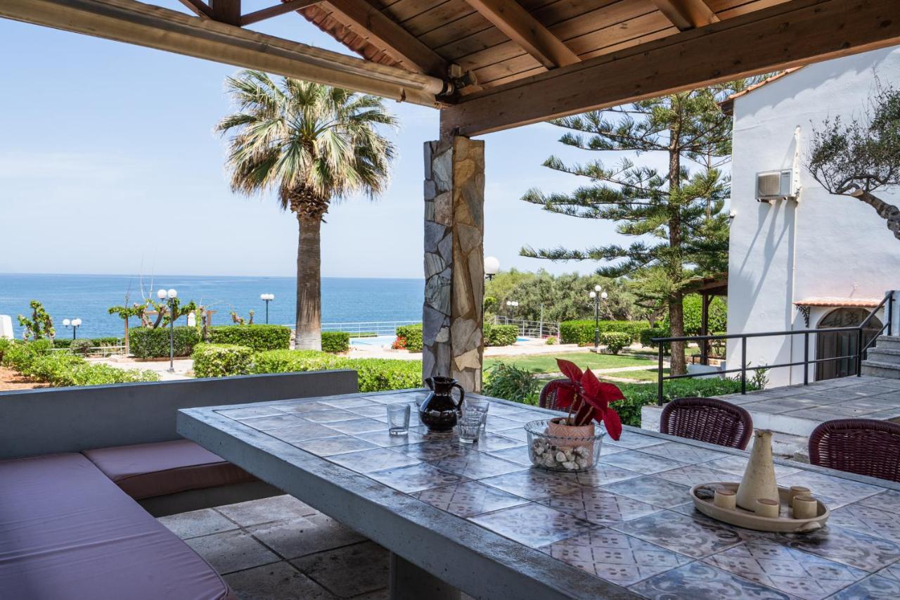 Beachfront Family Villa Katerina With Private Pool, Playground, Bbq & Amazing Sea Views! Petres  エクステリア 写真